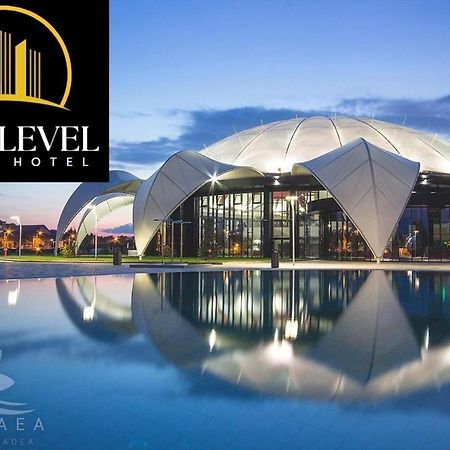 Next Level Apart Hotel Oradea Exterior foto